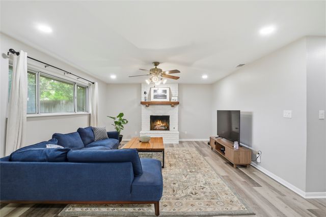 6425 Brentwood Drive, Fort Worth, TX 76112