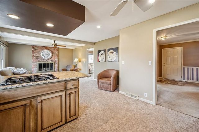 912 W 100th Terrace, Kansas City, MO 64114