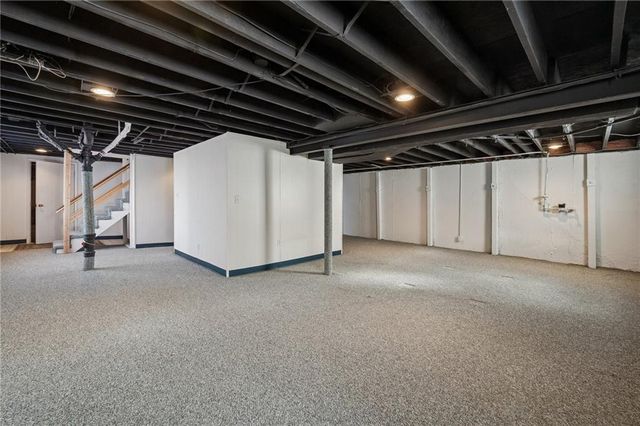 912 W 100th Terrace, Kansas City, MO 64114