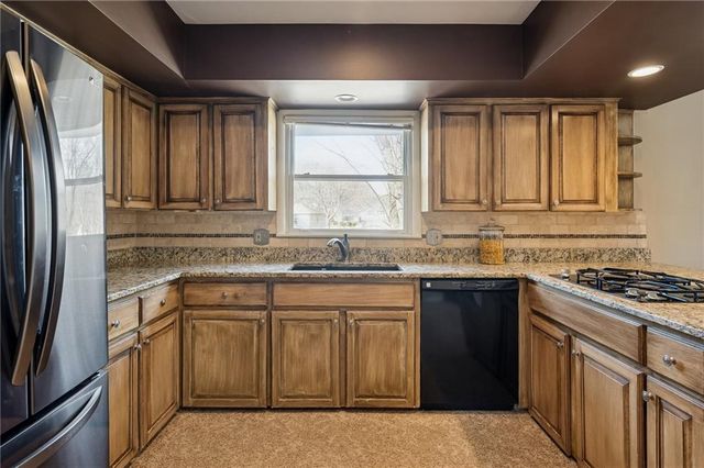 912 W 100th Terrace, Kansas City, MO 64114