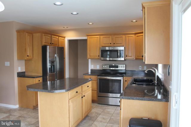 115 DOREEN DR, Hummelstown, PA 17036