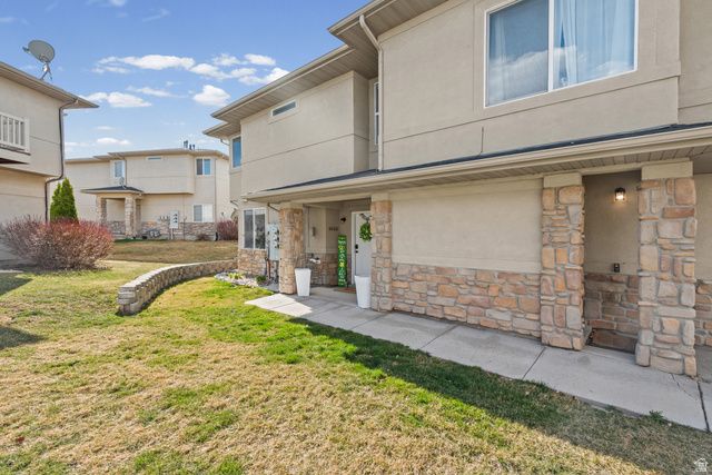 6633 W YELLOW POPPY DR, West Jordan, UT 84081