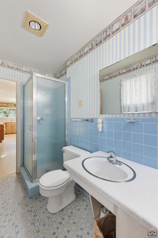 2707 SW Burnett RD, Topeka, KS 66614