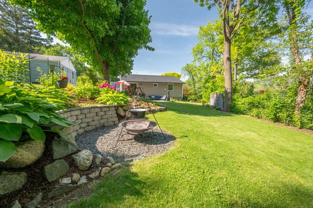 2 Melillo Avenue, Bethel, CT 06801