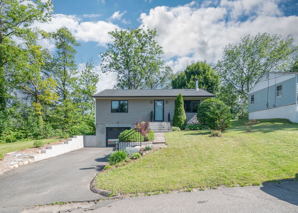 2 Melillo Avenue, Bethel, CT 06801