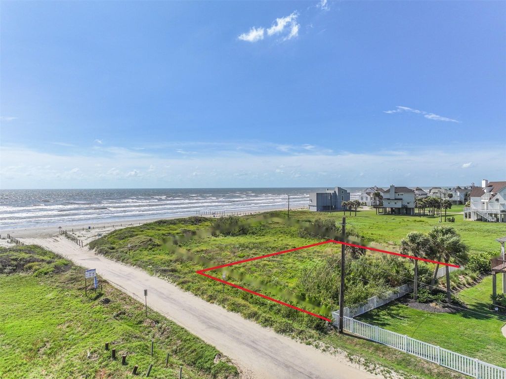 4015 11 Mile Road, Galveston, TX 77554