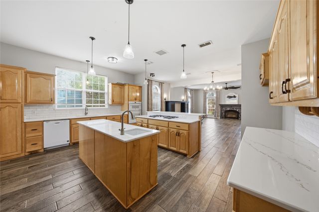 7600 County Road 3700, Athens, TX 75752