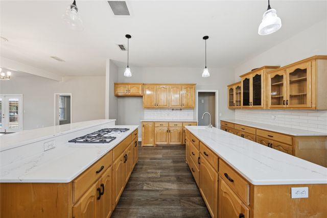 7600 County Road 3700, Athens, TX 75752