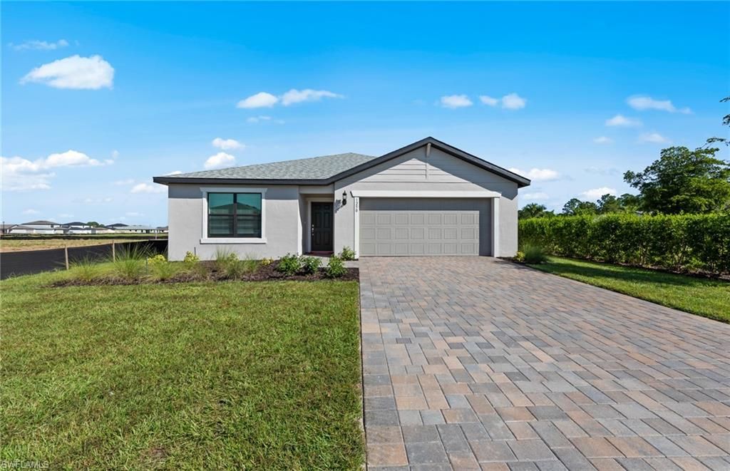 1137 Caloosa Creek DR, LABELLE, FL 33935 — photo 2