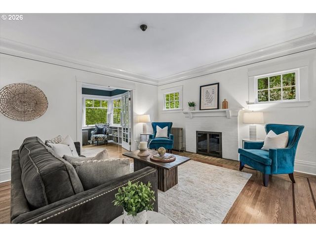 2352 Sw MARKET STREET Dr, Portland, OR 97201