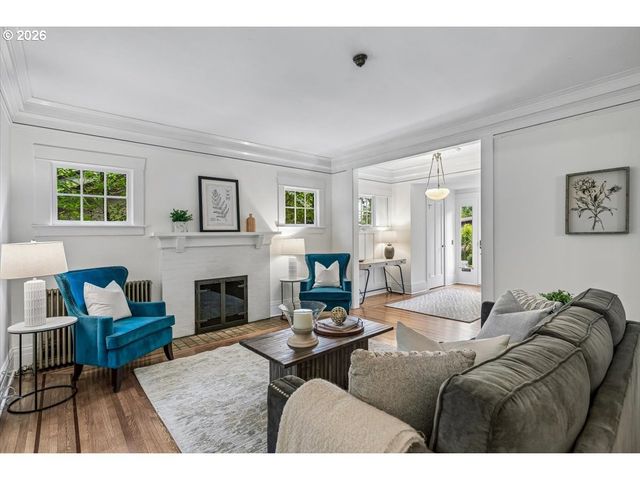 2352 Sw MARKET STREET Dr, Portland, OR 97201