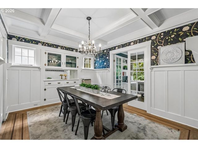 2352 Sw MARKET STREET Dr, Portland, OR 97201