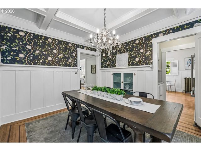 2352 Sw MARKET STREET Dr, Portland, OR 97201