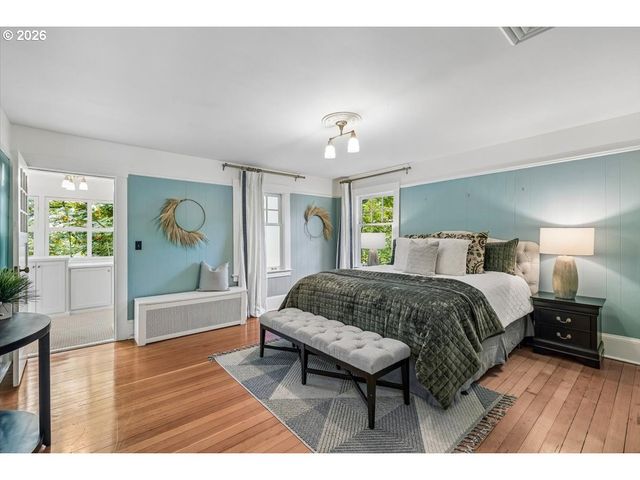 2352 Sw MARKET STREET Dr, Portland, OR 97201