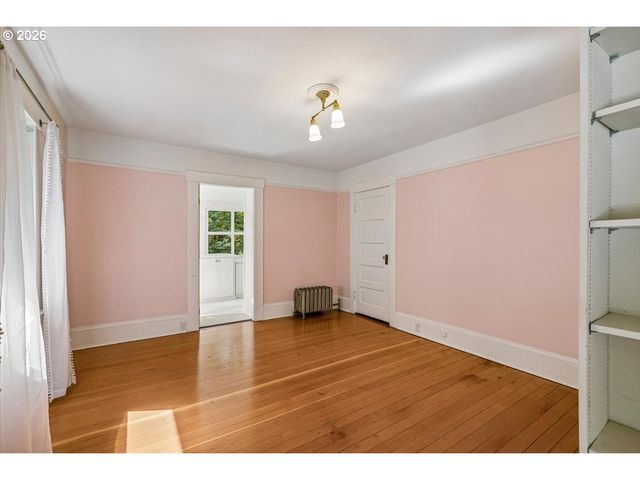 2352 Sw MARKET STREET Dr, Portland, OR 97201