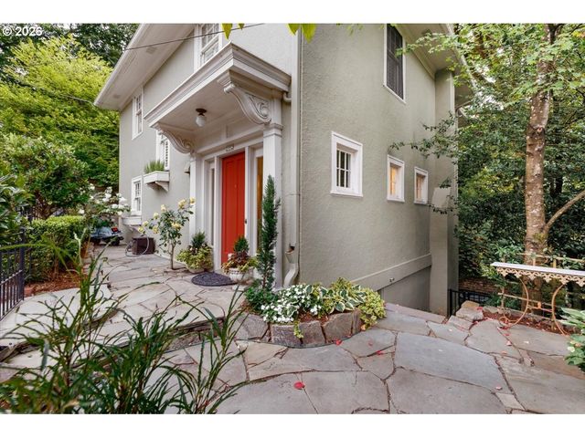 2352 Sw MARKET STREET Dr, Portland, OR 97201