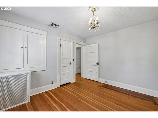 2352 Sw MARKET STREET Dr, Portland, OR 97201