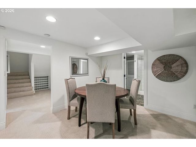2352 Sw MARKET STREET Dr, Portland, OR 97201