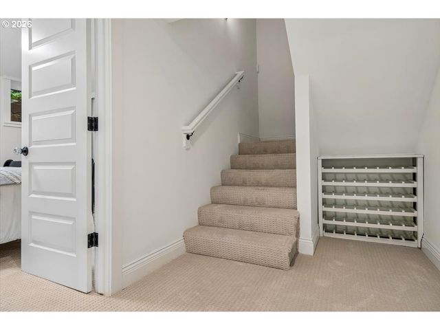 2352 Sw MARKET STREET Dr, Portland, OR 97201