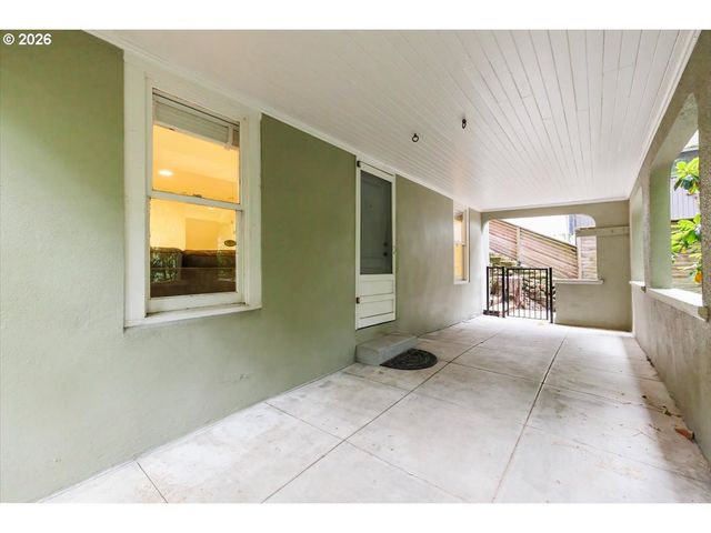 2352 Sw MARKET STREET Dr, Portland, OR 97201