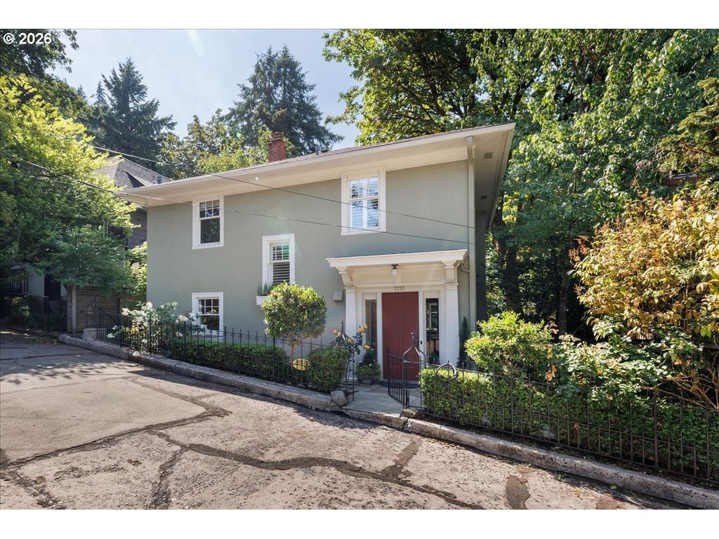 2352 Sw MARKET STREET Dr, Portland, OR 97201