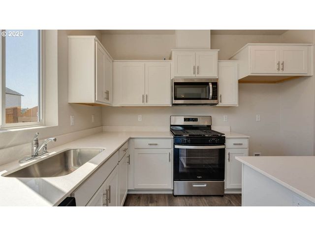 2957 U St, Springfield, OR 97477