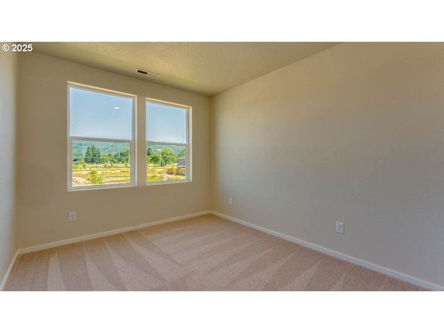 2957 U St, Springfield, OR 97477