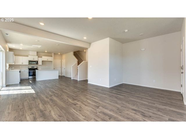 2957 U St, Springfield, OR 97477