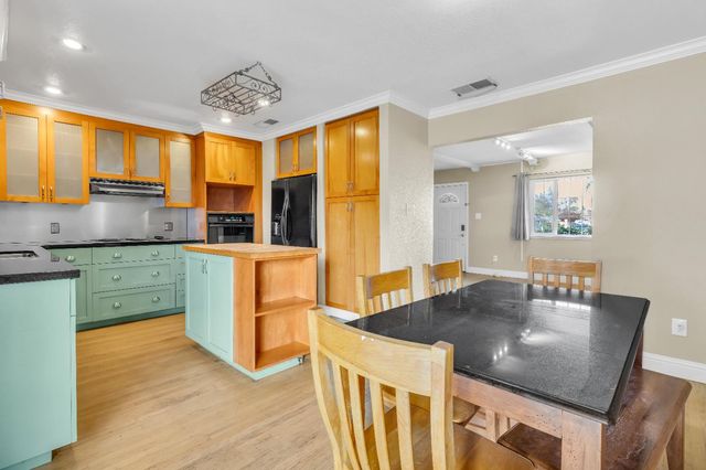 8570 Everglade Dr, Sacramento, CA 95826