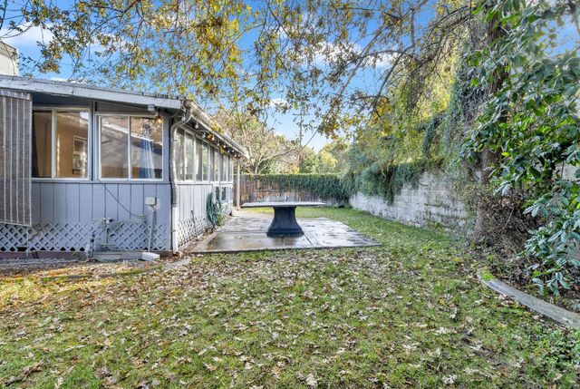 8570 Everglade Dr, Sacramento, CA 95826