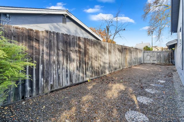 8570 Everglade Dr, Sacramento, CA 95826