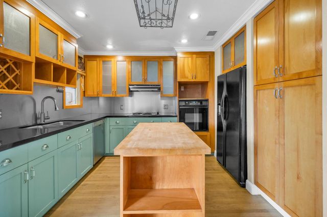 8570 Everglade Dr, Sacramento, CA 95826