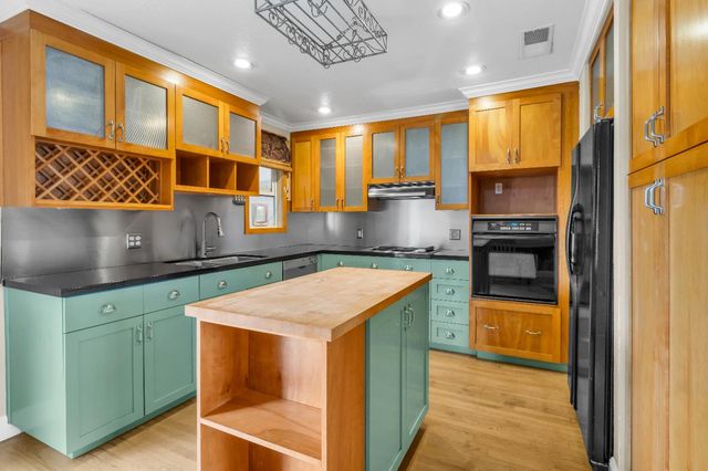 8570 Everglade Dr, Sacramento, CA 95826