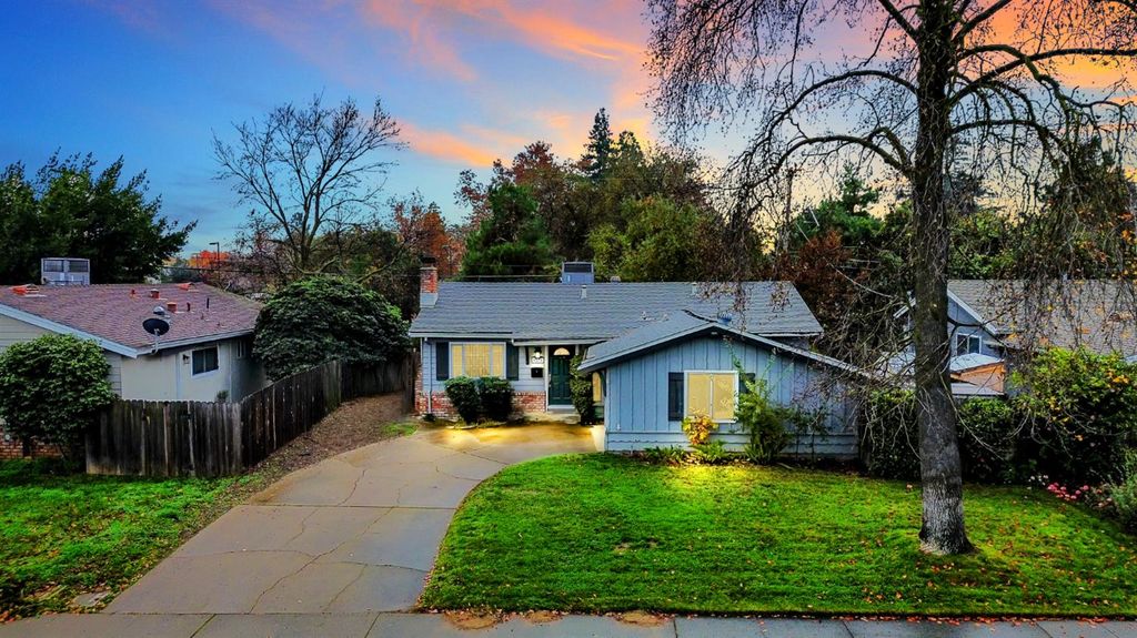8570 Everglade Dr, Sacramento, CA 95826