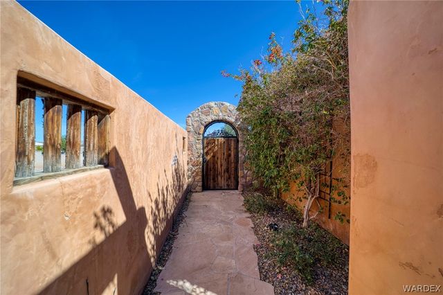 2933 Camino Del Rio, Bullhead City, AZ 86442