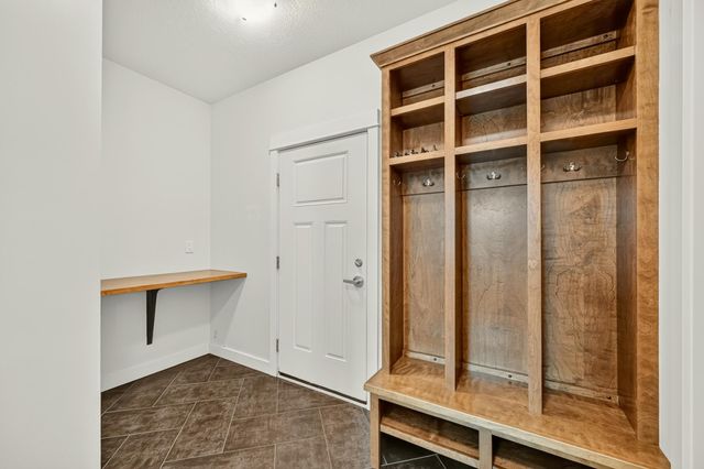 6401 Summit Pine Road NW, Rochester, MN 55901
