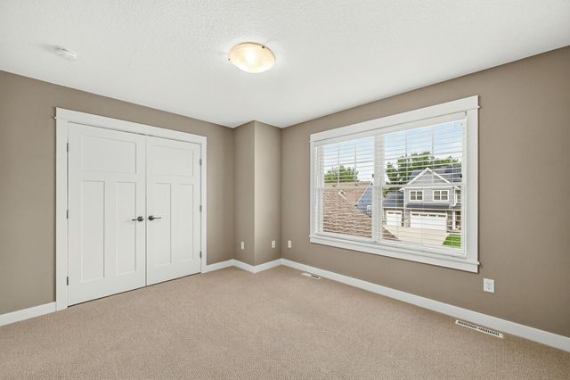 6401 Summit Pine Road NW, Rochester, MN 55901