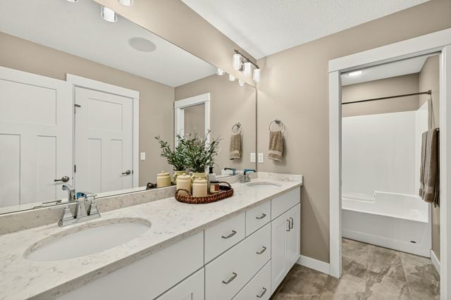 6401 Summit Pine Road NW, Rochester, MN 55901