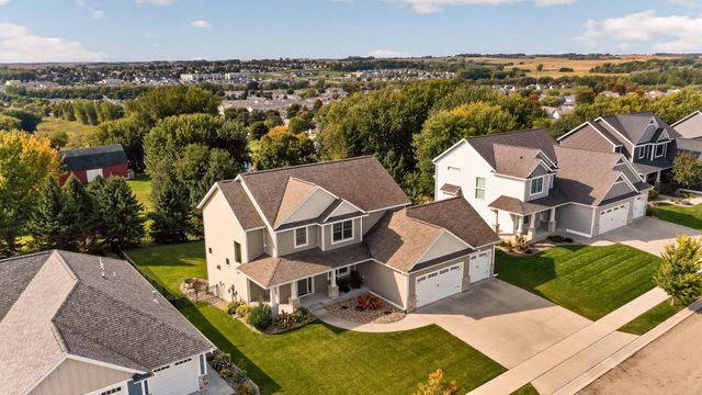 6401 Summit Pine Road NW, Rochester, MN 55901