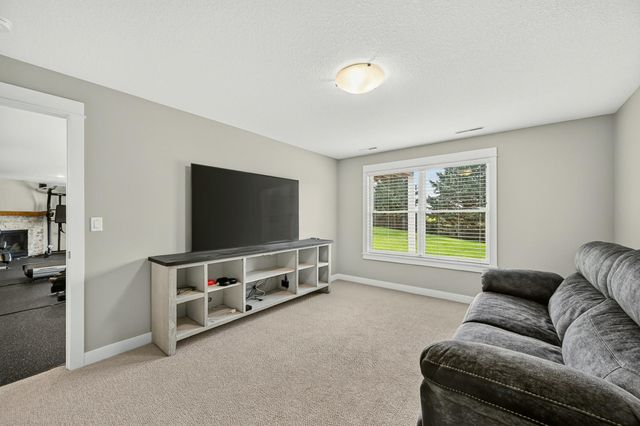 6401 Summit Pine Road NW, Rochester, MN 55901