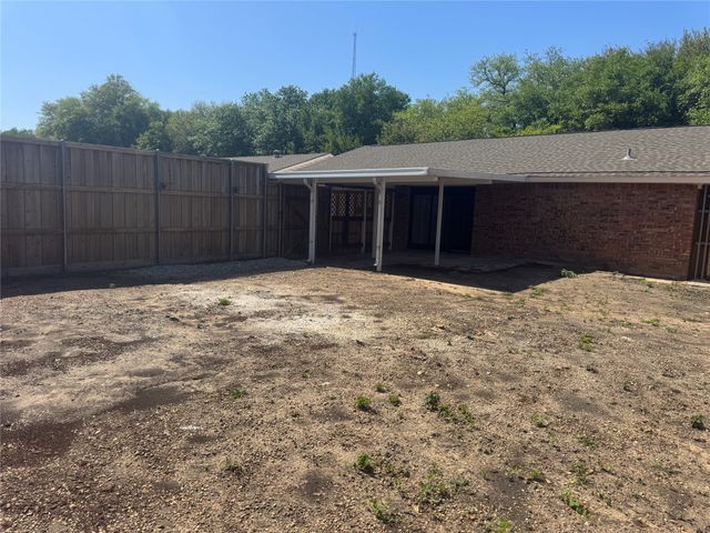 2718 Branch Oaks Drive, Garland, TX 75043