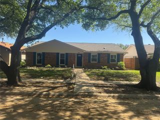 2718 Branch Oaks Drive, Garland, TX 75043