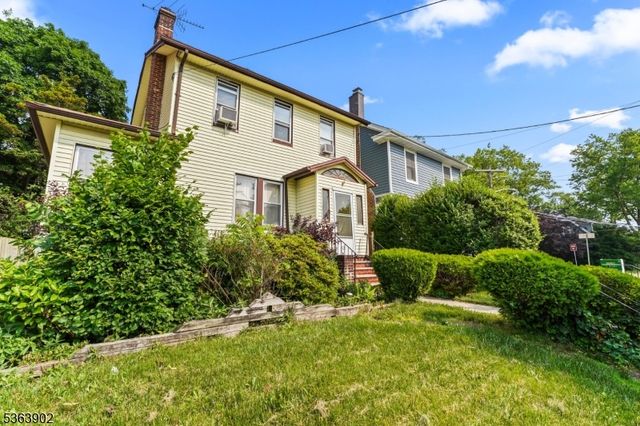 21 Eastern Pkwy, Newark City, NJ 07106