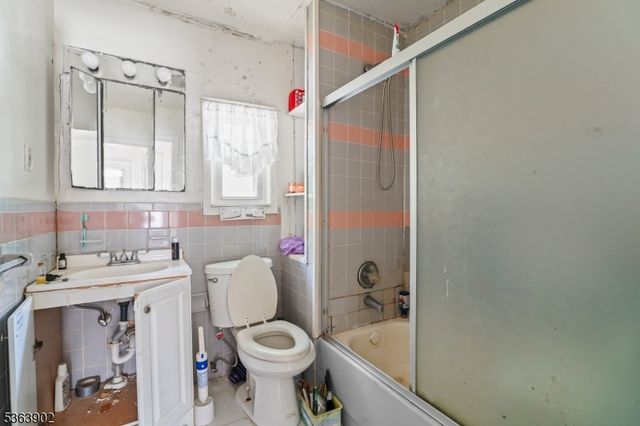 21 Eastern Pkwy, Newark City, NJ 07106