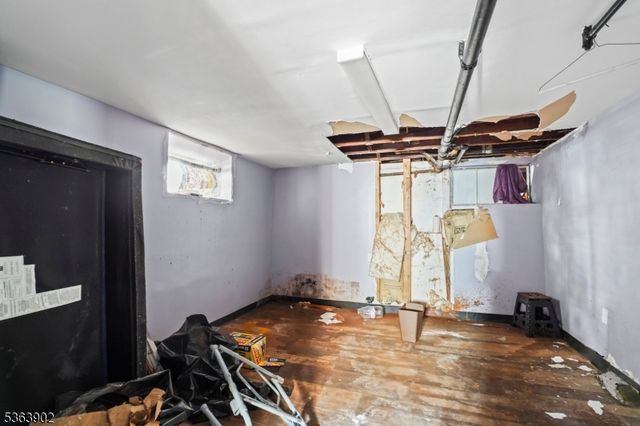 21 Eastern Pkwy, Newark City, NJ 07106