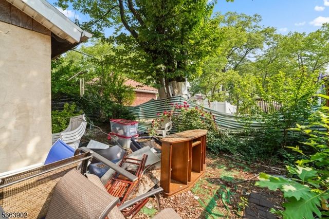 21 Eastern Pkwy, Newark City, NJ 07106