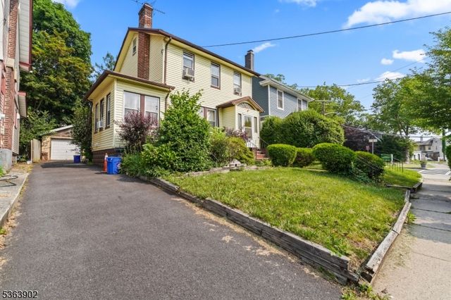 21 Eastern Pkwy, Newark City, NJ 07106