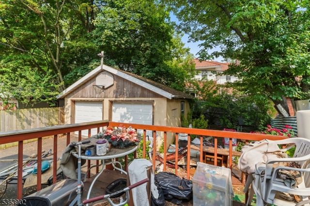 21 Eastern Pkwy, Newark City, NJ 07106