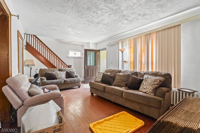 21 Eastern Pkwy, Newark City, NJ 07106