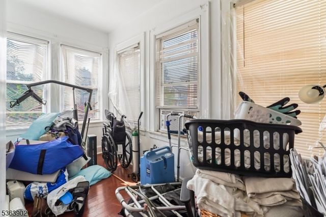 21 Eastern Pkwy, Newark City, NJ 07106